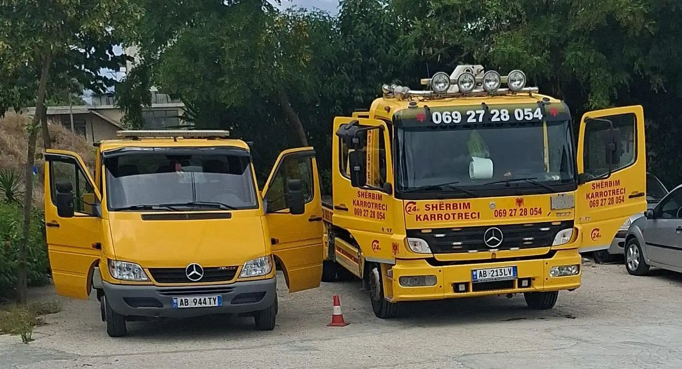 Karrotrec Rigelsi flatbed tow truck and recovery van parked at base